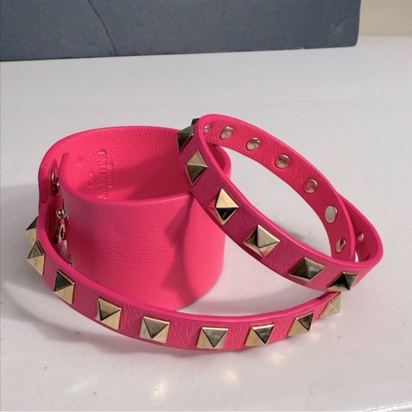Valentino Garavani Neon Pink Studded rock stud bracelet leather - Picture 4 of 8